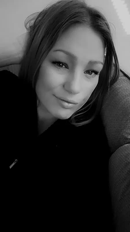 Emely Tuväng